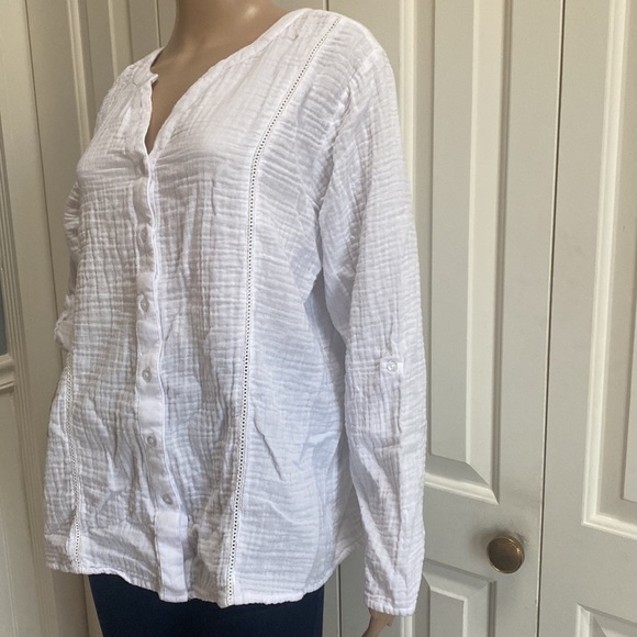 Collections ETC. Womens XL White Texture Knit Button Front. So Cute. - Picture 3 of 12